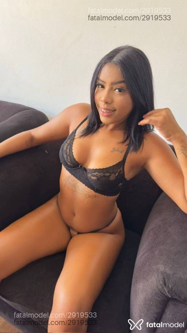 Acompanhante mulher com cabelo castanho de olhos pretos em Divinópolis Acompanhante mulher com cabelo castanho de olhos pretos em Divinópolis - Bruna