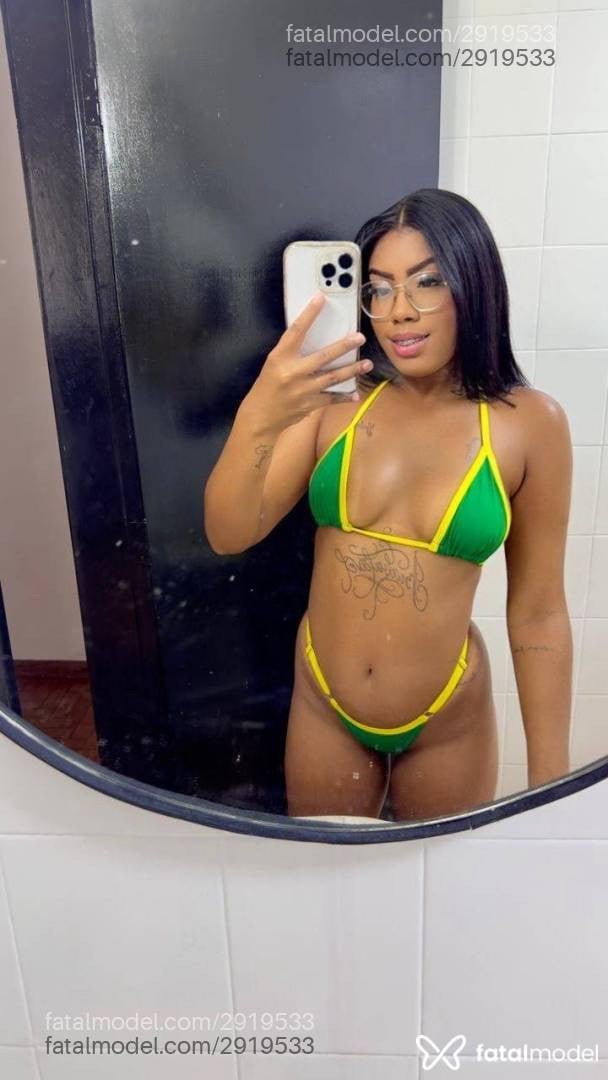 Acompanhante mulher com cabelo castanho de olhos pretos em Divinópolis Acompanhante mulher com cabelo castanho de olhos pretos em Divinópolis - Bruna