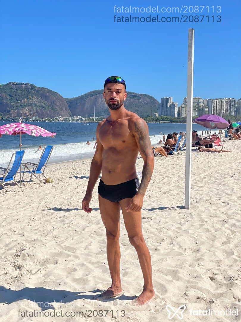 Acompanhante homem com cabelo castanho de olhos castanhos em Rio de Janeiro - William