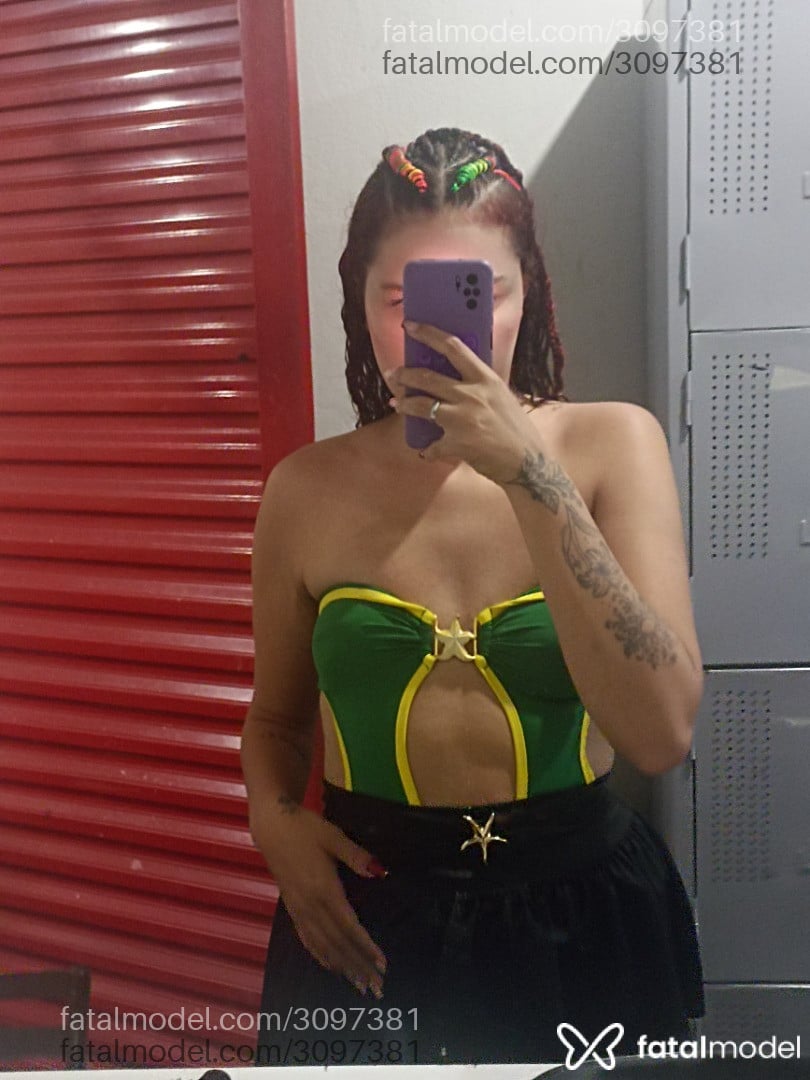 Acompanhante mulher ruiva (o) de olhos mel em Uberlândia - Amora