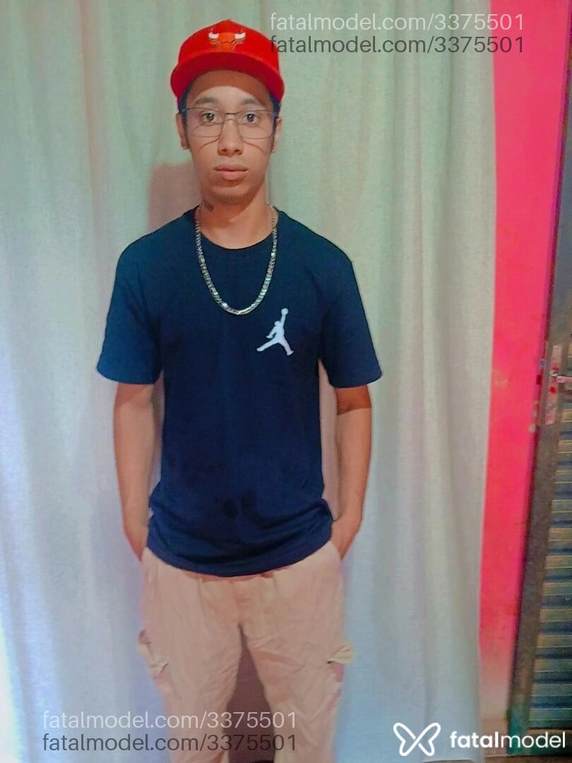 Acompanhante homem morena (o) de olhos pretos em Patrocínio - Rafael