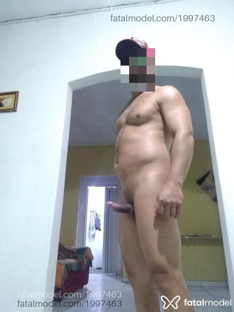 Acompanhante homem morena (o) de olhos castanhos - Solteiro