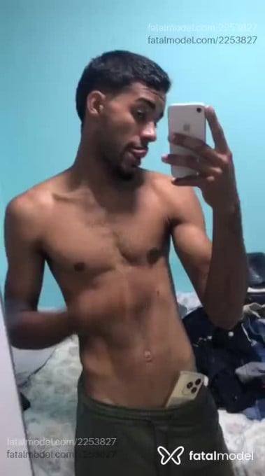 Acompanhante homem morena (o) de olhos castanhos em Virtual - Mateus