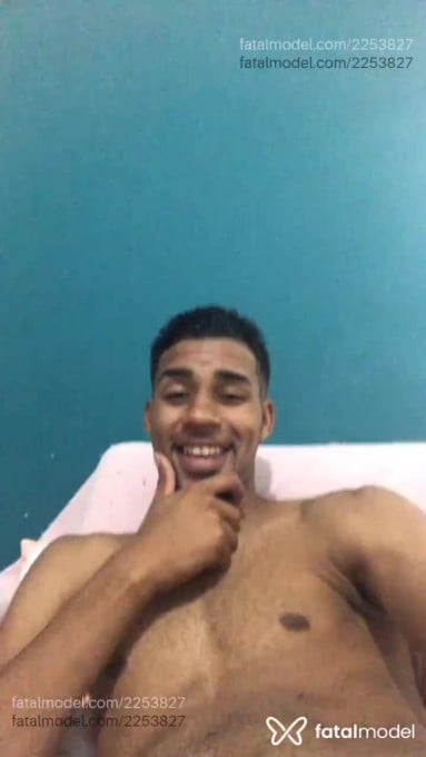 Acompanhante homem morena (o) de olhos castanhos em Virtual - Mateus
