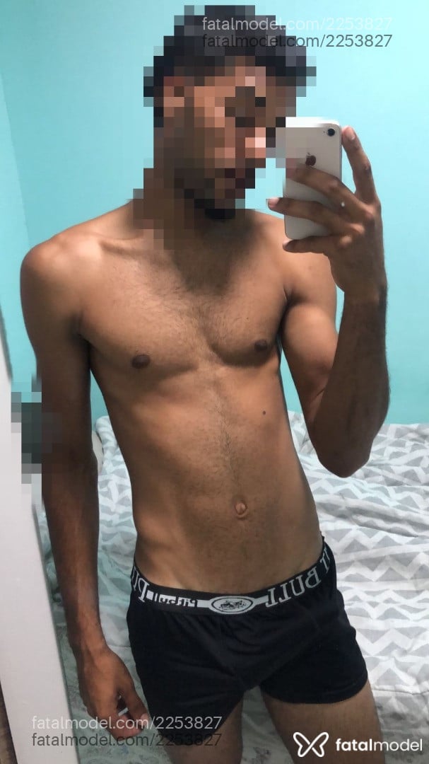 Acompanhante homem morena (o) de olhos castanhos em Virtual - Mateus
