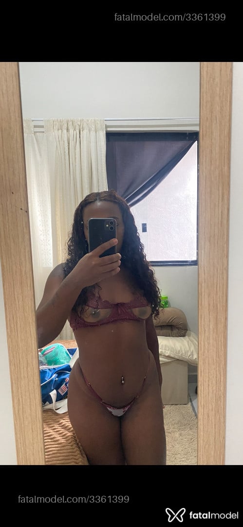 Acompanhante mulher com cabelo castanho de olhos castanhos em Volta Redonda - Pérola