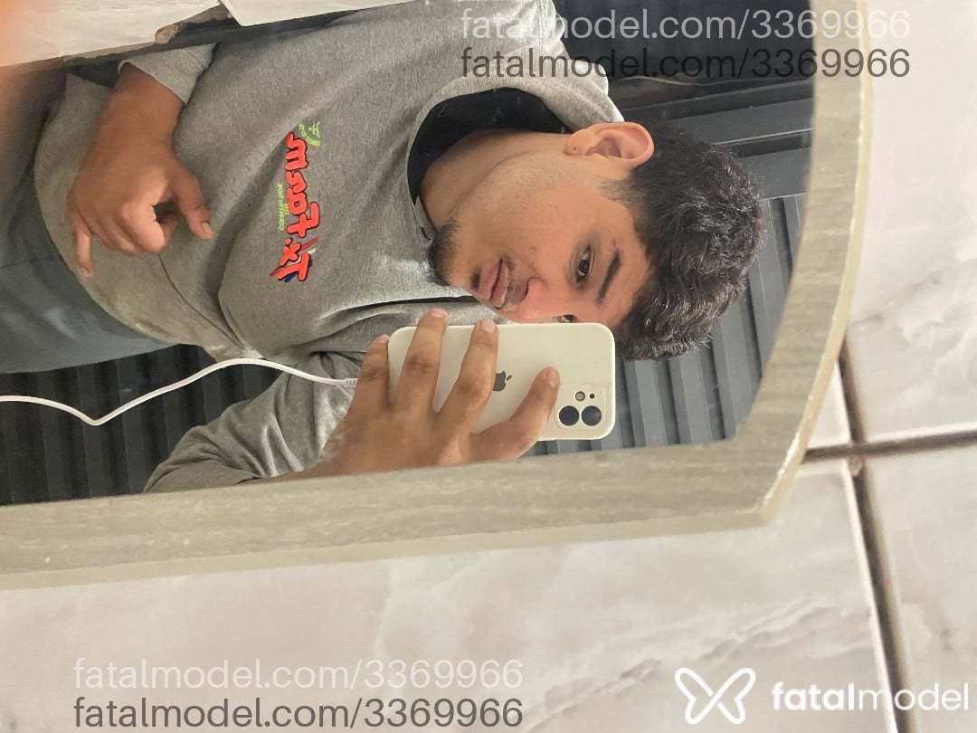 Acompanhante homem com cabelo castanho de olhos castanhos - Silva
