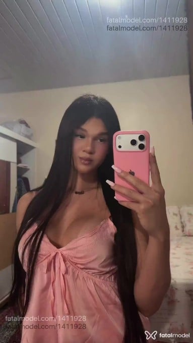 Acompanhante mulher trans com cabelo castanho de olhos pretos em Boa Vista - Maria Eduarda
