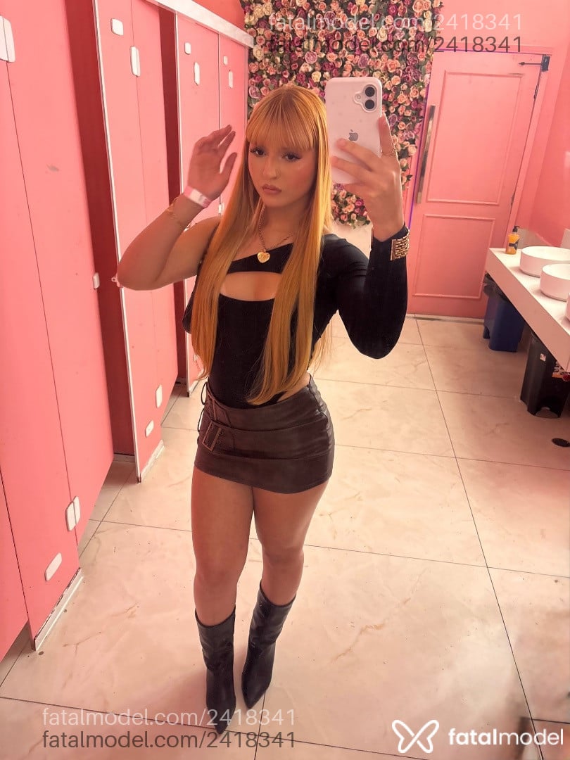 Acompanhante mulher trans loira (o) de olhos castanhos em São Paulo Acompanhante mulher trans loira (o) de olhos castanhos em São Paulo - Bela Blonde