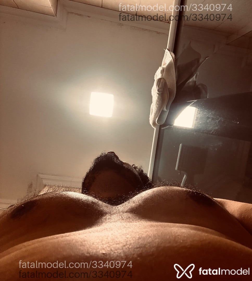 Acompanhante homem morena (o) de olhos pretos em Curitiba Acompanhante homem morena (o) de olhos pretos em Curitiba - Lucas Dom