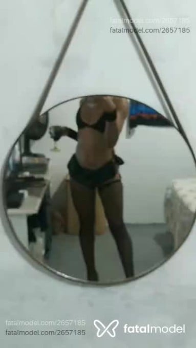 Acompanhante mulher trans com cabelo castanho de olhos castanhos em Jaguariúna Acompanhante mulher trans com cabelo castanho de olhos castanhos em Jaguariúna - Jheni