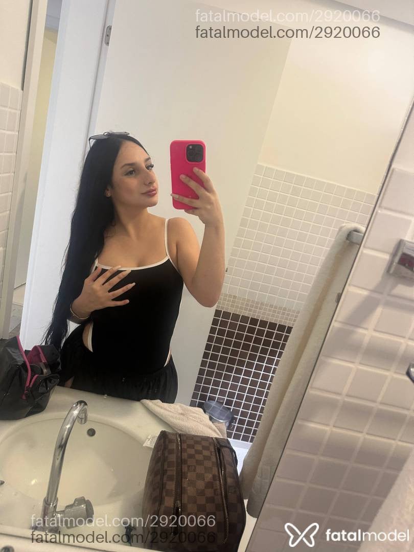 Acompanhante mulher com cabelo castanho de olhos castanhos - Zahra