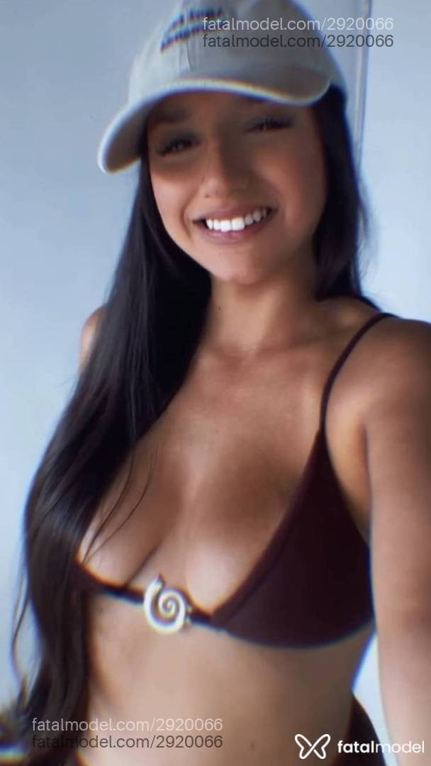 Acompanhante mulher com cabelo castanho de olhos castanhos em São José dos Campos - Zahra