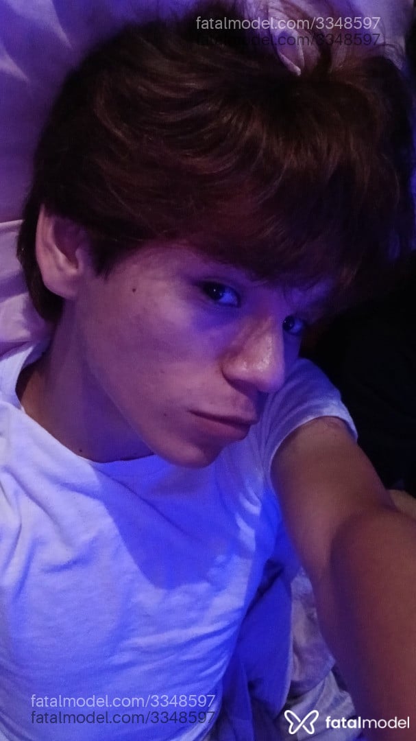 Acompanhante homem morena (o) de olhos castanhos - Alessandro
