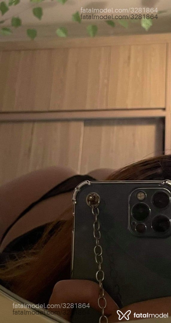 Acompanhante mulher ruiva (o) de olhos castanhos em Virtual Acompanhante mulher ruiva (o) de olhos castanhos em Virtual - Ellen