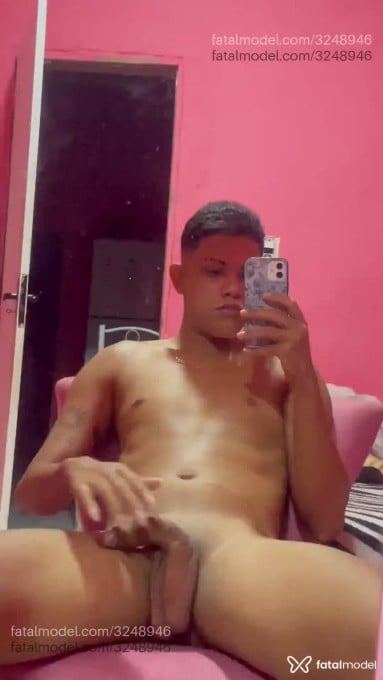 Acompanhante homem morena (o) de olhos castanhos - Libertino