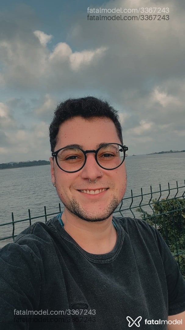 Acompanhante homem com cabelo castanho de olhos castanhos em Itajaí - Thomas