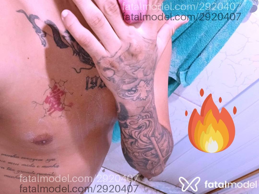 Acompanhante homem morena (o) de olhos castanhos - Thiago