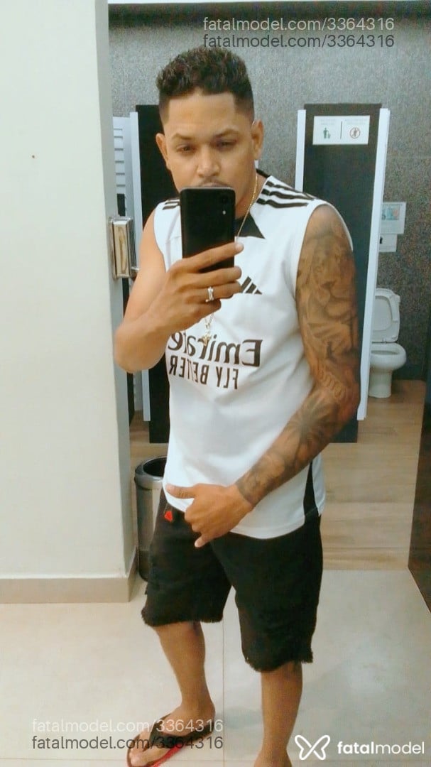 Acompanhante homem morena (o) de olhos pretos em Porto Velho Acompanhante homem morena (o) de olhos pretos em Porto Velho - Reyzinho