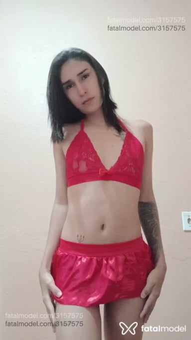 Acompanhante mulher trans morena (o) de olhos pretos - Angel