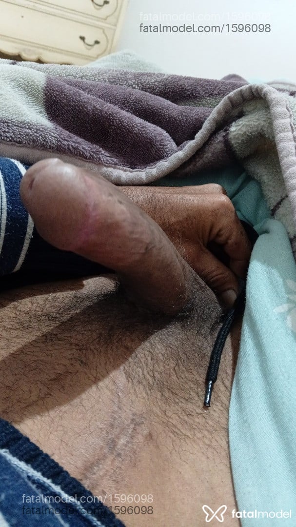 Acompanhante homem com cabelo castanho de olhos pretos - Marreta Acompanhante homem com cabelo castanho de olhos pretos - Marreta