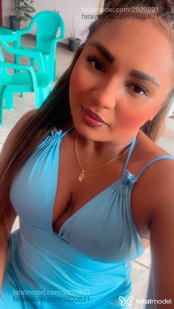 Acompanhante mulher morena (o) de olhos pretos - Morena