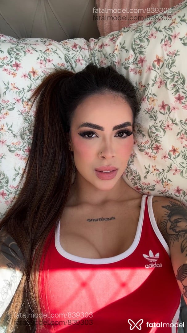 Acompanhante mulher morena (o) de olhos castanhos - Amanda