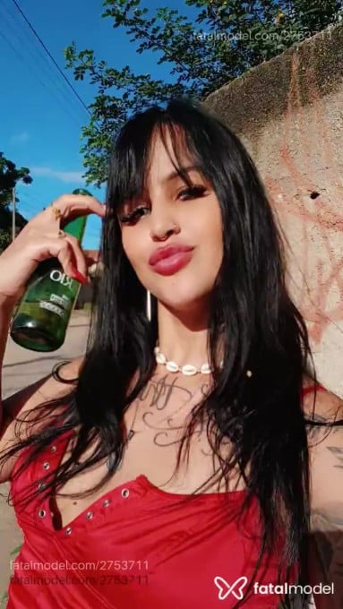 Acompanhante mulher com cabelo castanho de olhos castanhos em Armação dos Búzios Acompanhante mulher com cabelo castanho de olhos castanhos em Armação dos Búzios - Mirella