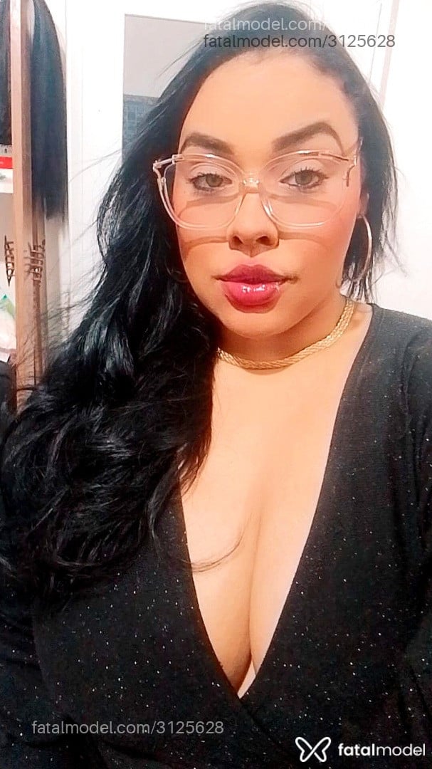 Acompanhante mulher morena (o) de olhos castanhos - Mariel Grande