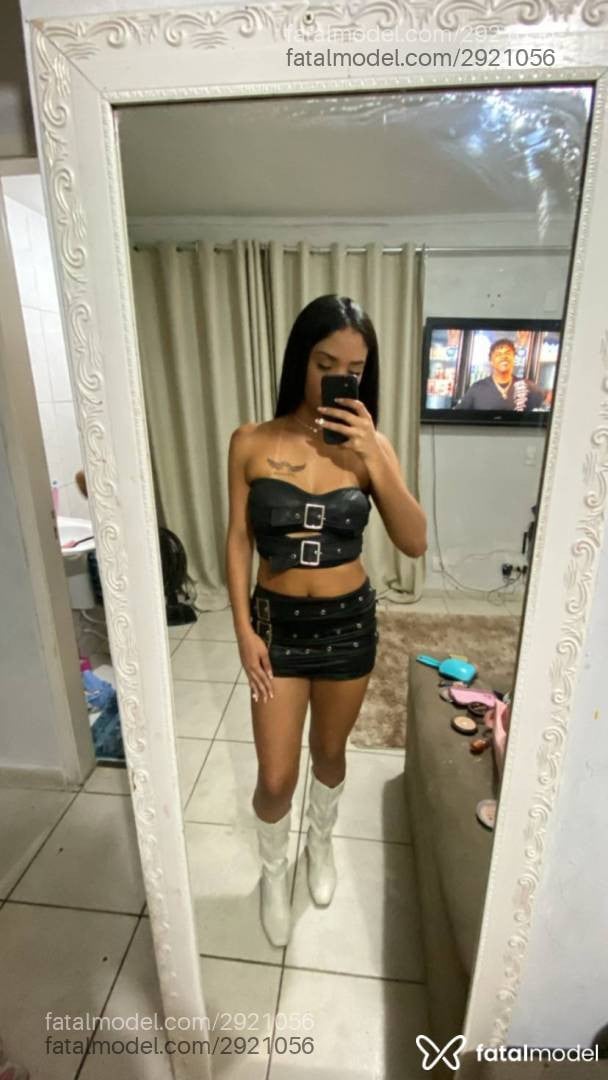 Acompanhante mulher morena (o) de olhos castanhos - Eloa