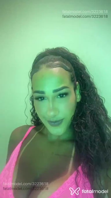 Acompanhante mulher morena (o) de olhos castanhos em Virtual - Ludmilla
