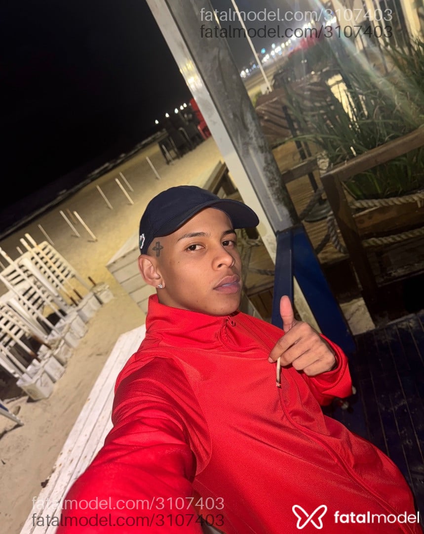 Acompanhante homem morena (o) de olhos castanhos em Florianópolis Acompanhante homem morena (o) de olhos castanhos em Florianópolis - Brayan