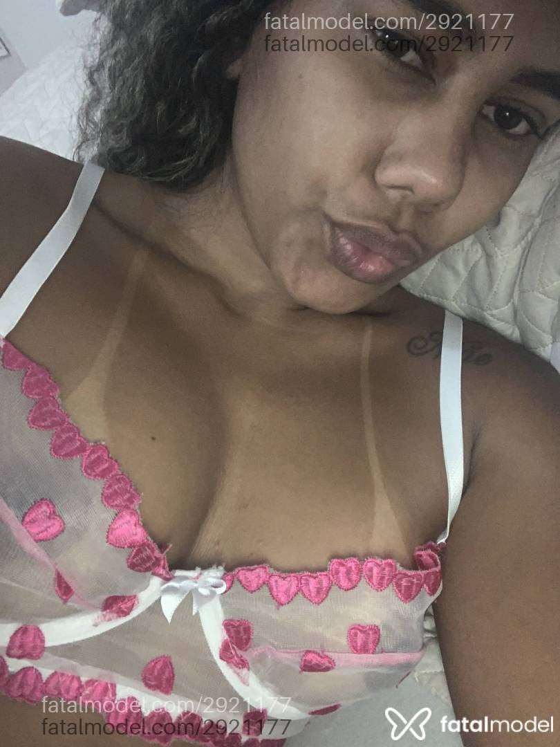 Acompanhante mulher morena (o) de olhos castanhos - Suzi