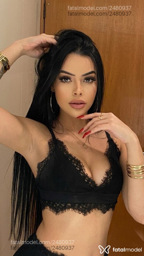 Acompanhante mulher morena (o) de olhos castanhos em São Paulo - Jade Baroncelli