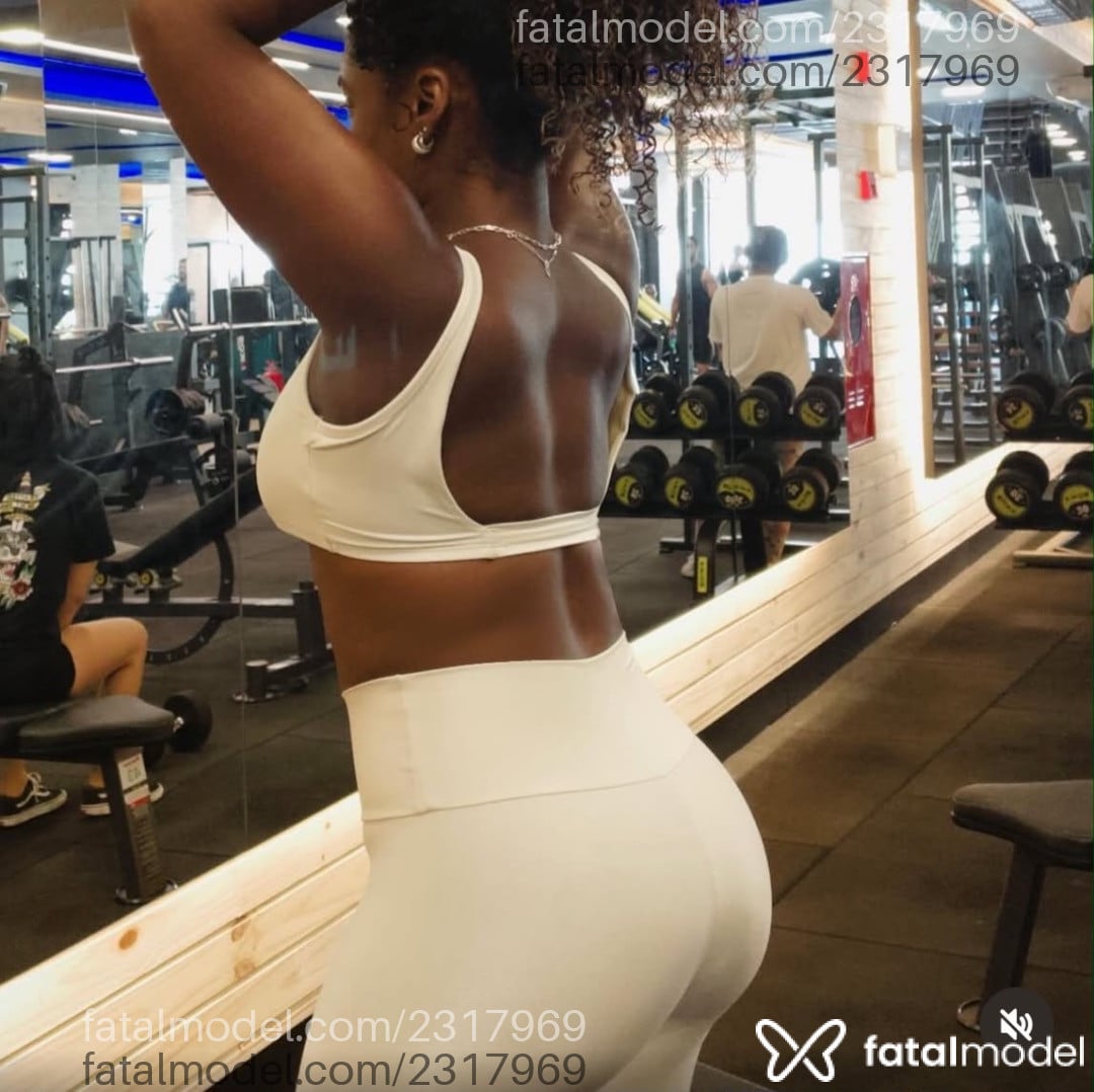 Acompanhante mulher morena (o) de olhos pretos - Eduarda