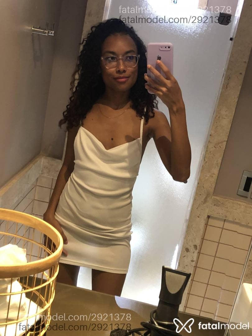 Acompanhante mulher morena (o) de olhos pretos em Caldas Novas - Luana