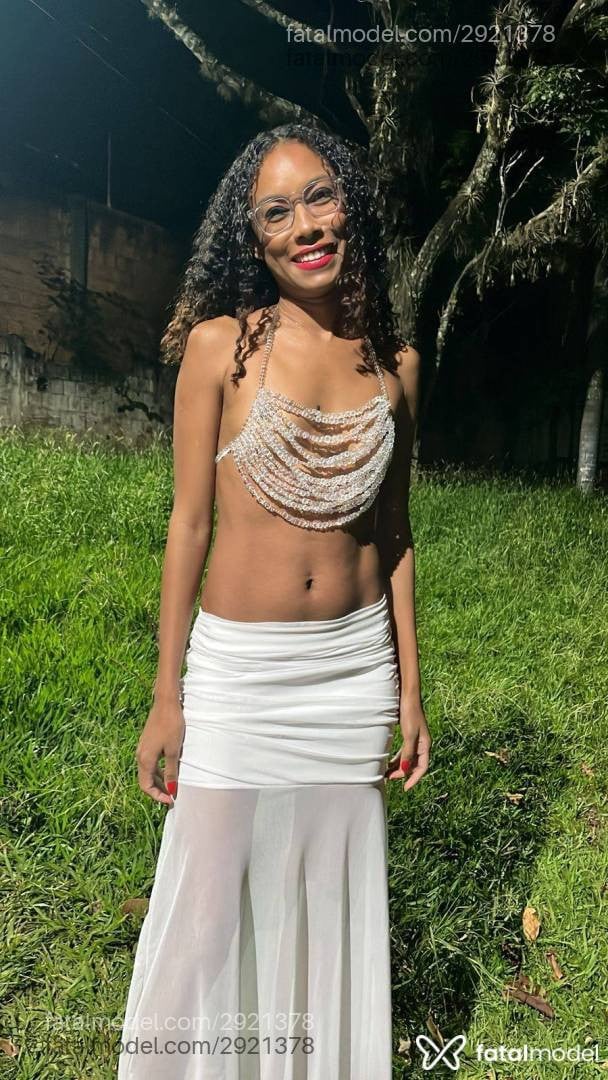 Acompanhante mulher morena (o) de olhos pretos em Caldas Novas - Luana