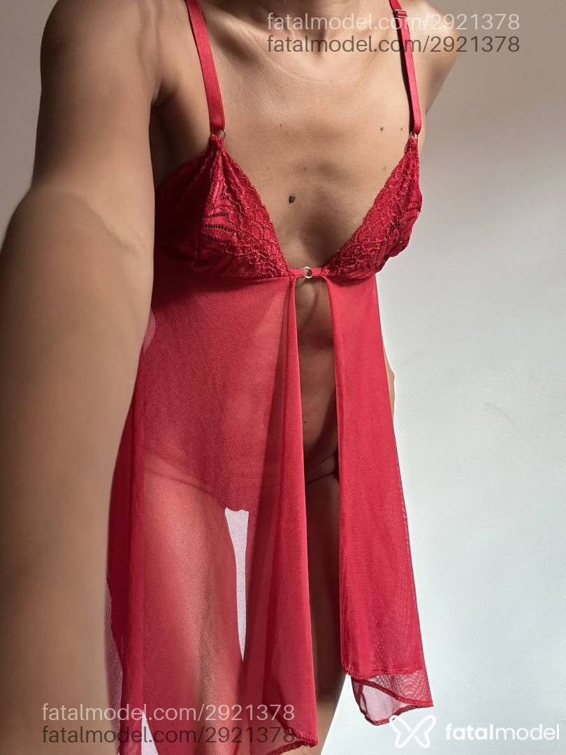 Acompanhante mulher morena (o) de olhos pretos - Luana