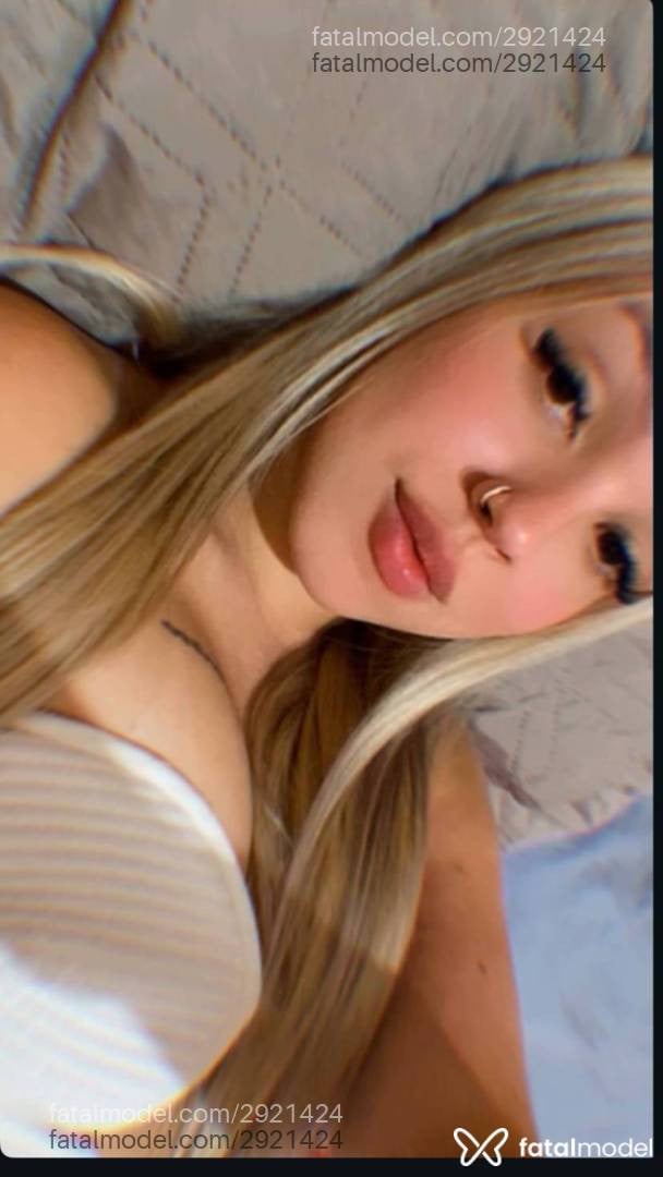 Acompanhante mulher loira (o) de olhos castanhos em Balneário Camboriú - Mariana Sanchez