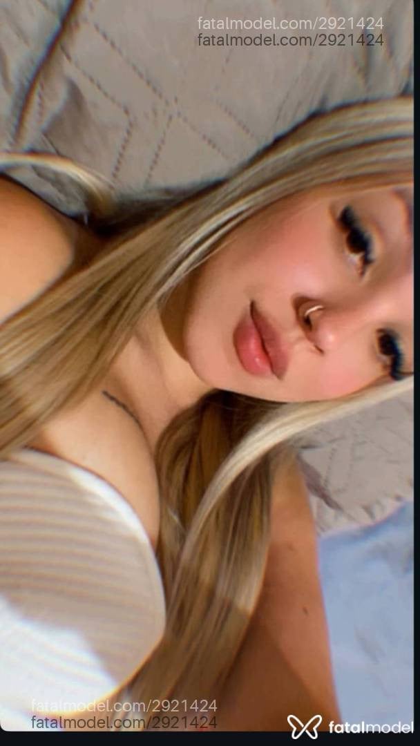 Acompanhante mulher loira (o) de olhos castanhos em Balneário Camboriú - Mariana Sanchez