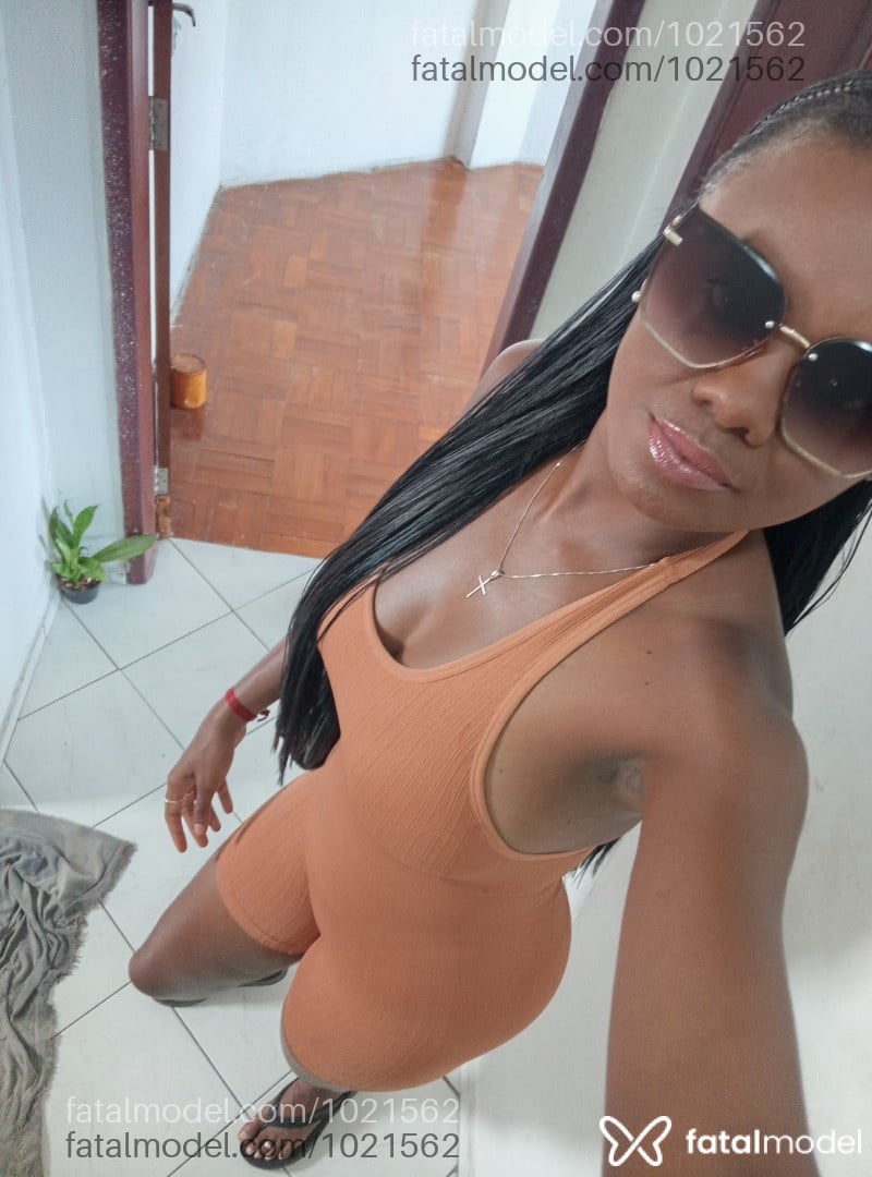 Acompanhante mulher com cabelo castanho de olhos pretos em Campina Grande - Perola