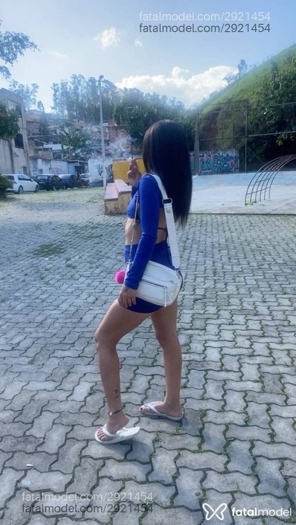 Acompanhante mulher morena (o) de olhos castanhos - Sofy