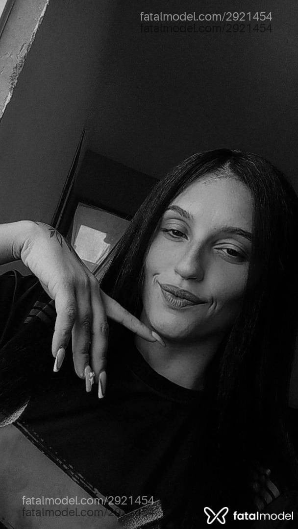 Acompanhante mulher morena (o) de olhos castanhos - Sofy