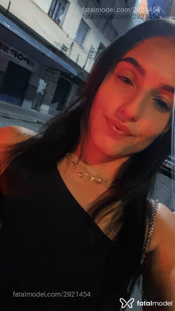Acompanhante mulher morena (o) de olhos castanhos - Sofy