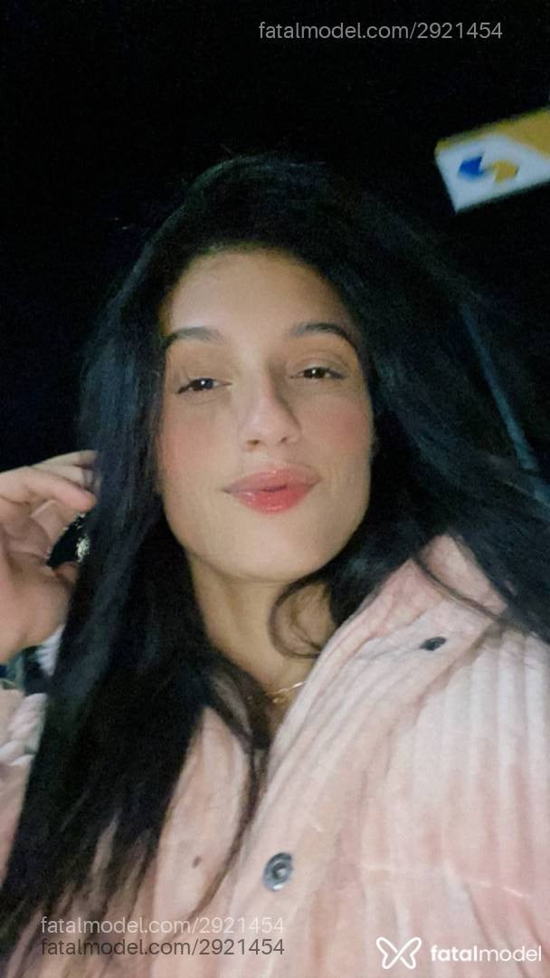Acompanhante mulher morena (o) de olhos castanhos - Sofy