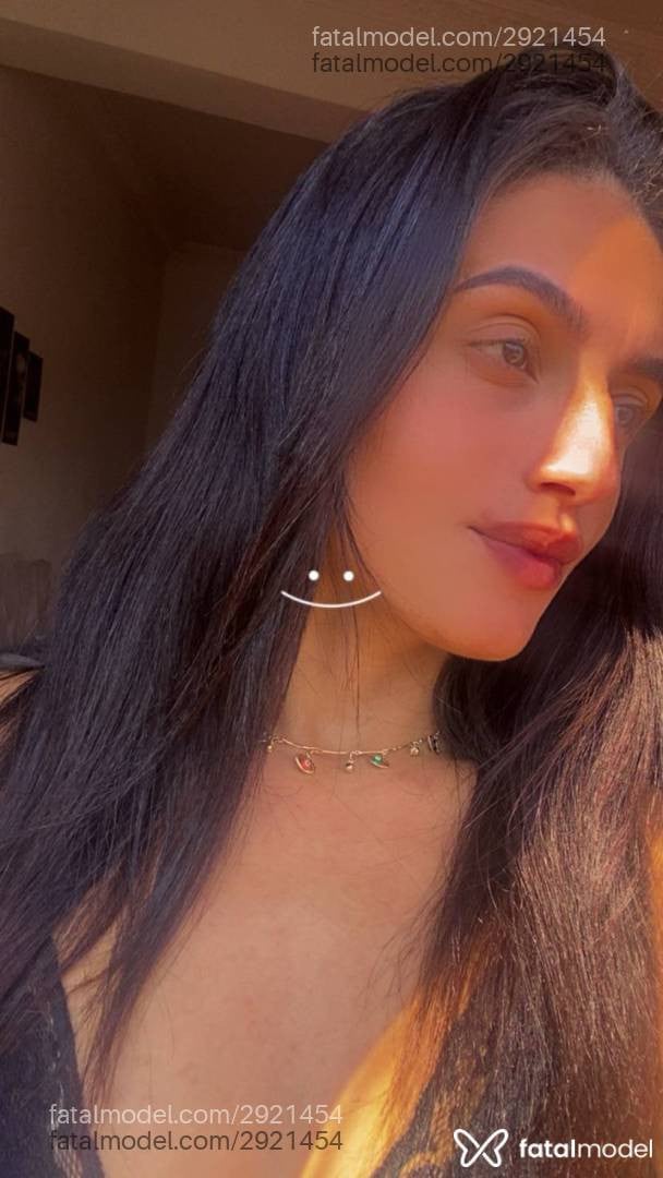 Acompanhante mulher morena (o) de olhos castanhos - Sofy