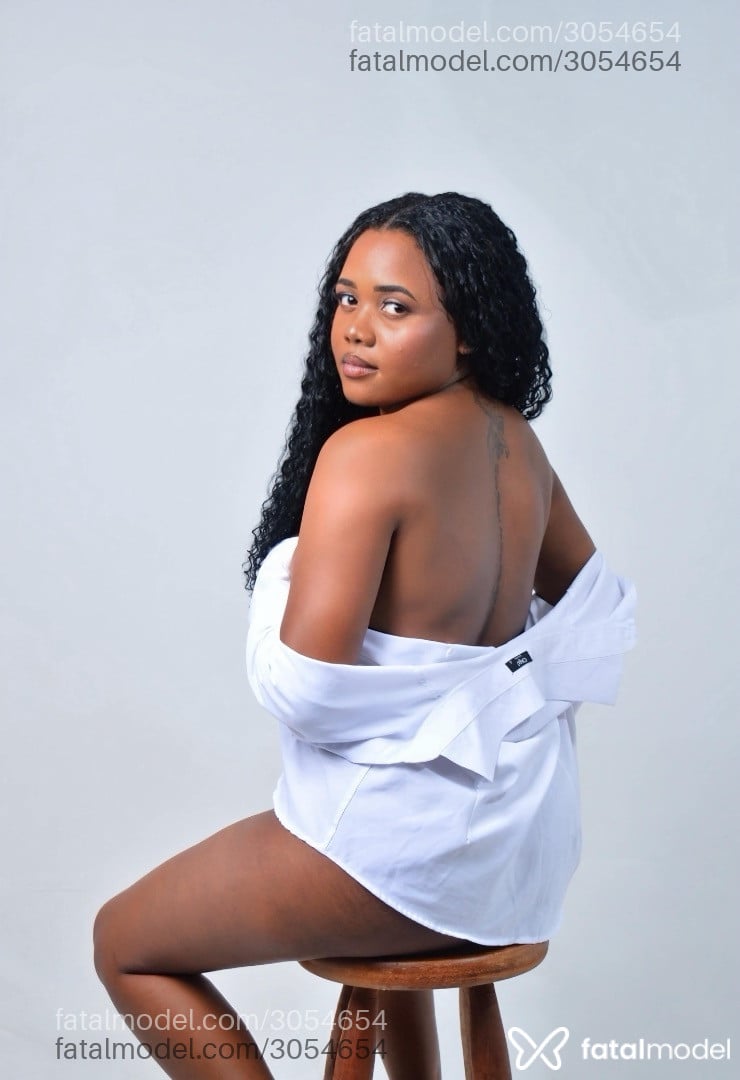 Acompanhante mulher com cabelo castanho de olhos pretos em Rio de Janeiro - Maya