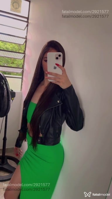 Acompanhante mulher com cabelo castanho de olhos castanhos em Almirante Tamandaré - Lilaa