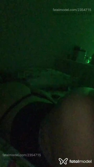 Acompanhante mulher trans com cabelo colorido de olhos pretos em Pacajus - Caty