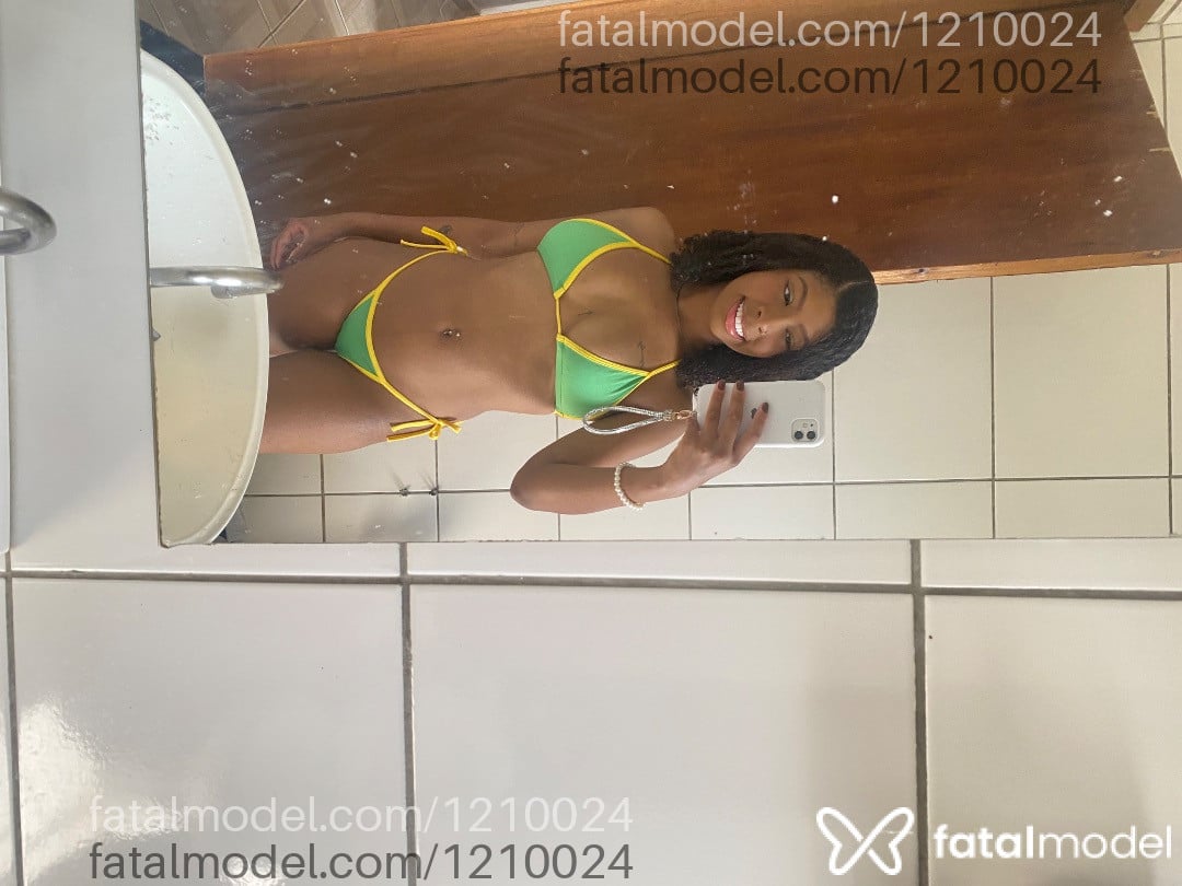 Acompanhante mulher com cabelo castanho de olhos castanhos em Varginha - Melissa Goulart